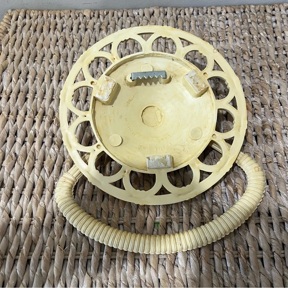 Vtg 1978 Homco 3314 A Ivory Hard Plastic Woven Design Towel Holder‎ Shabby Chic